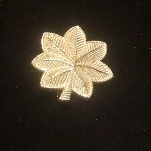 Vintage WW2 Sterling Officer pin